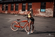 women_model_blonde_brunette_T_shirt_women_with_bikes_shorts_sneakers-275822.jpg